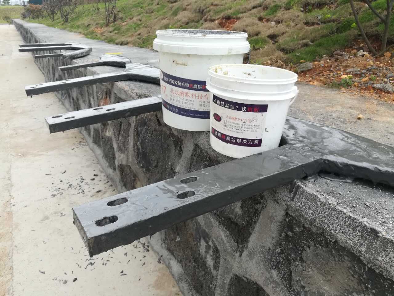 通過(guò)在葉片前緣合理配置耐磨鋼板起到耐風(fēng)沙的作用 通過(guò)在葉片前緣合理配置耐磨鋼板起到耐風(fēng)沙的作用